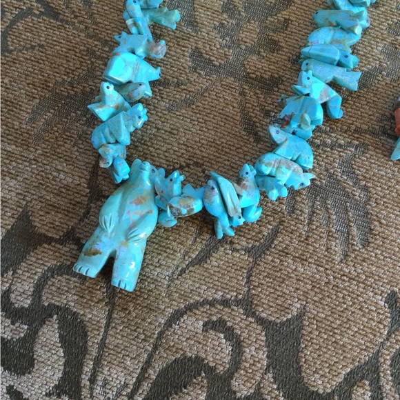 Vintage - Native American Authentic Hand Carved Turquoise Fetish Necklace - Picture 8 of 13